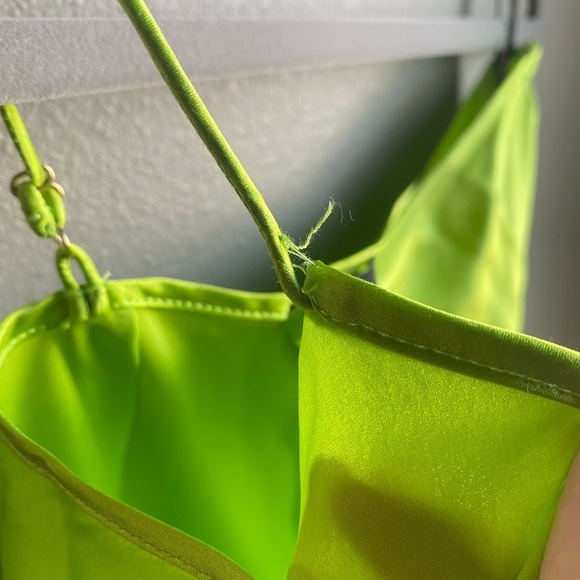 Flawed NWT SER.O.YA Silk MIDI Slip Dress, color yellow/green, Size Medium.
8050 - Picture 4 of 10